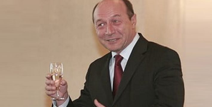 basescu pahar