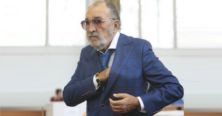 tiriac cu portofelul