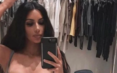 Kim kardashian selfie
