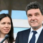 Nicușor Dan, unul dintre cei mai performanți președinți din istoria României, va fi din nou tată
