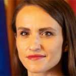 Comentăm despre Oana Țoiu